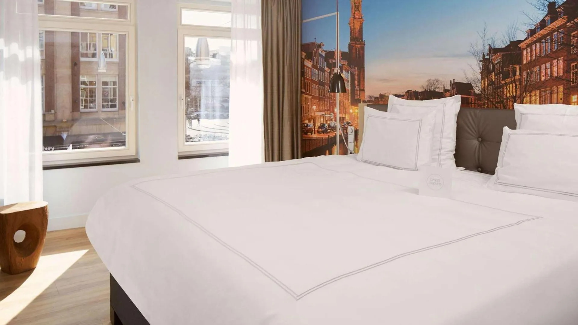 Swissotel Amsterdam 4*,